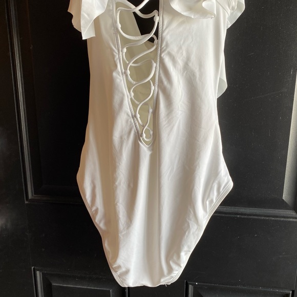 LA BLANCA Island Goddess Ruffled Tummy Control One Piece Swimsuit Size 8 - Picture 6 of 11